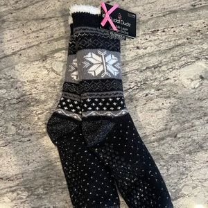 Cuddle dud grip socks